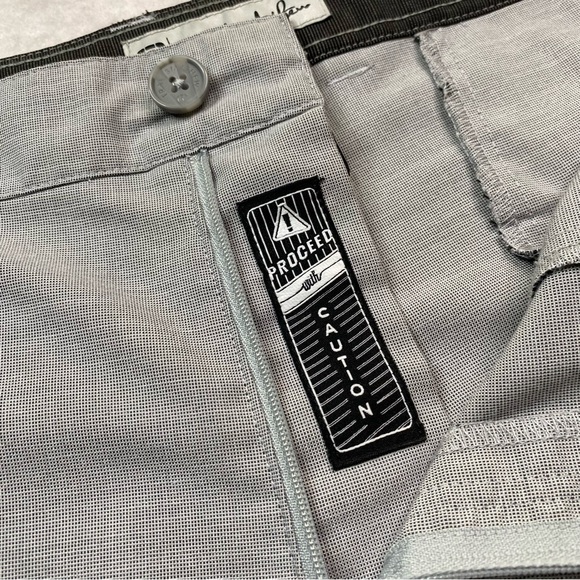 Travis Mathew Shorts Men's 40 Gray Golf Chino Stretch Flat Front Casual - Picture 5 of 14